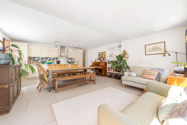 2 bed property, in Winterwell Road SW2, £650,000