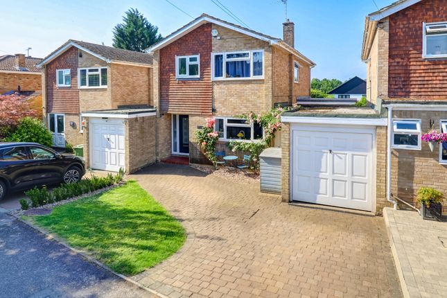 3 bed property, in St. Margarets Grove, £625,000