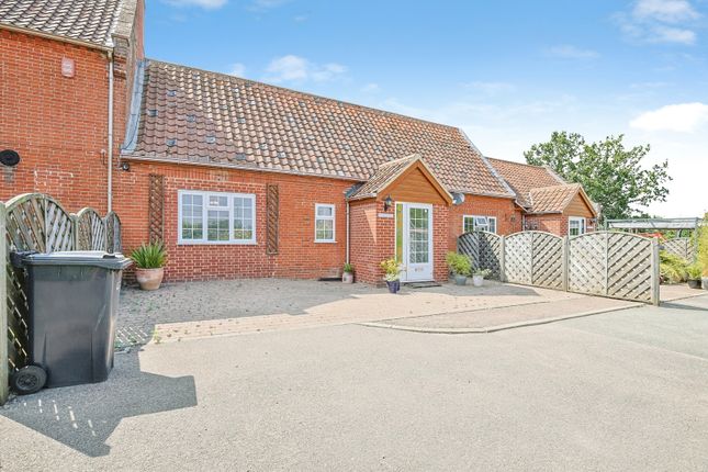 3 bed property, in Bury Road, £275,000