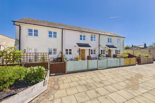 2 bed property, in Wreford Court, £190,000