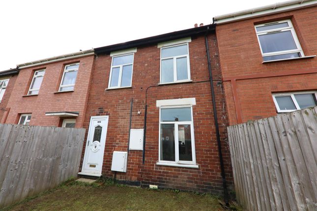 3 bed property, in South Street, £80,000
