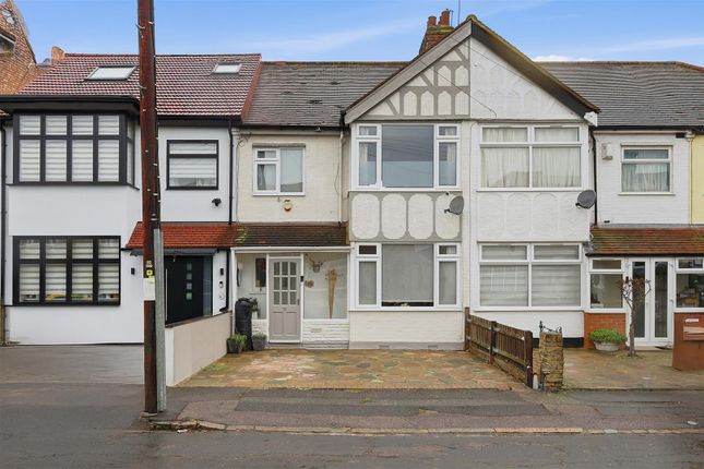 3 bed property, in Edward Avenue, £550,000