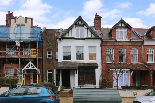 2 bed property, in Nelson Road, £550,000