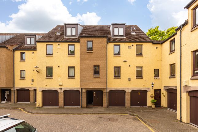 3 bed property, in 12/2 Damside, £440,000