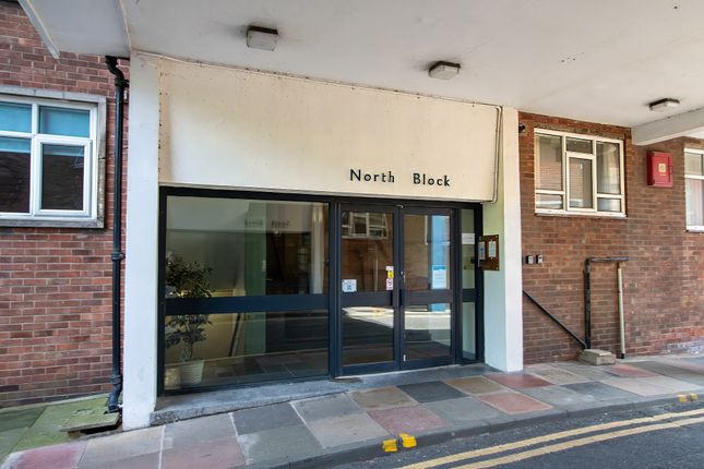2 bed property, in Lord Street, £110,000