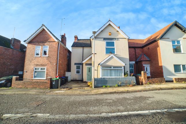 3 bed property, in Wagstaff Lane, £200,000