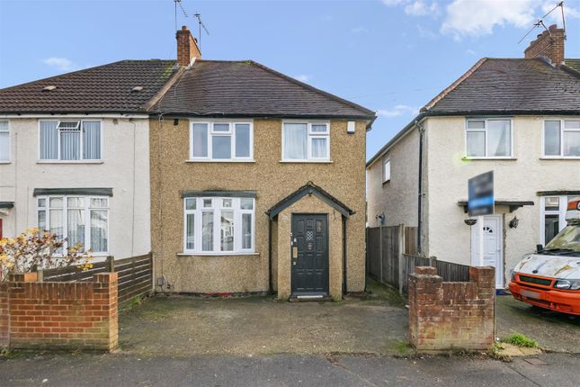 3 bed property, in Tudor Road, £490,000