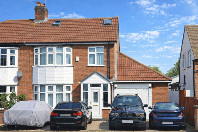 4 bed property, in Whitehall Road, £475,000