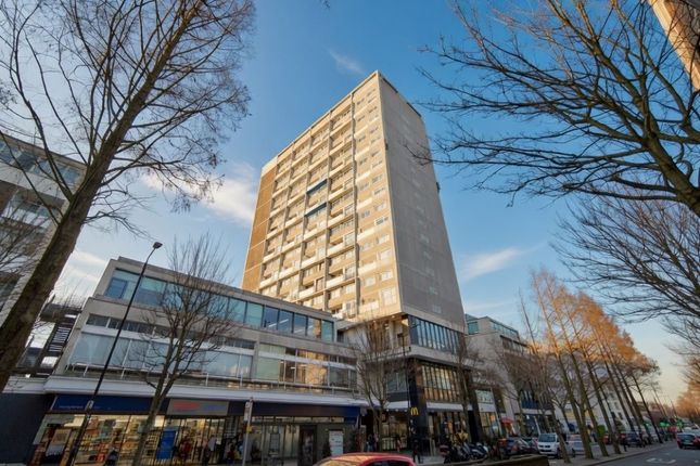 2 bed property, in Flat 13 Campden Hill Towers, £260,000