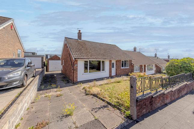 2 bed property, in Axon Crescent, £160,000