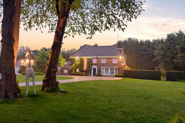 5 bed property, in High Road, £4,000,000