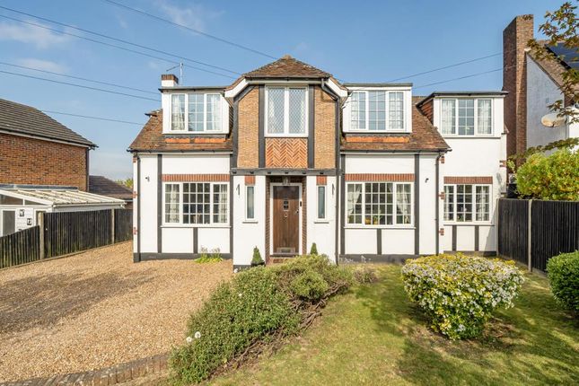 4 bed property, in Earley, £875,000