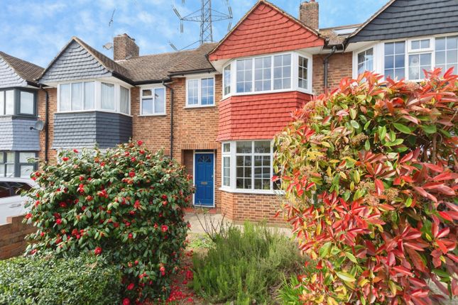 3 bed property, in Salcombe Drive, £525,000