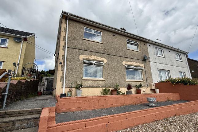3 bed property, in Heol Llethryd, £144,995