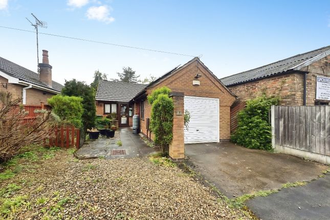 2 bed property, in Heybrook Avenue, £299,950
