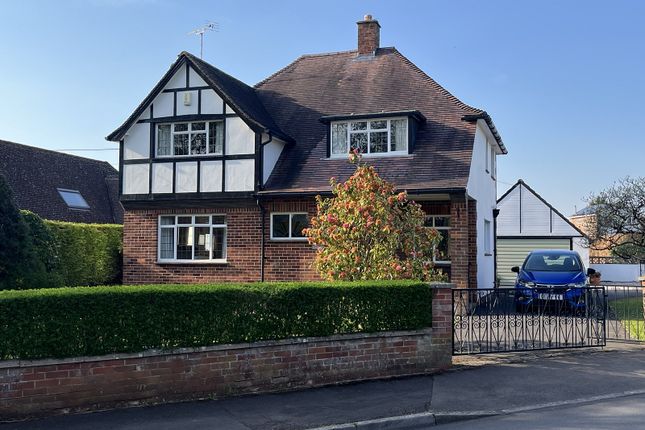 3 bed property, in Belmont Road, £585,000