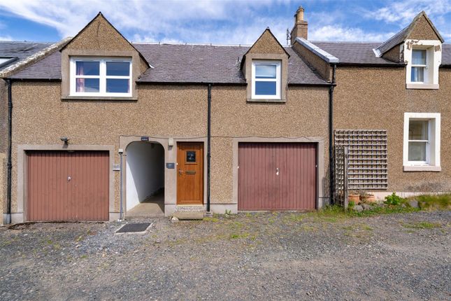 1 bed property, in Main Street, £120,000