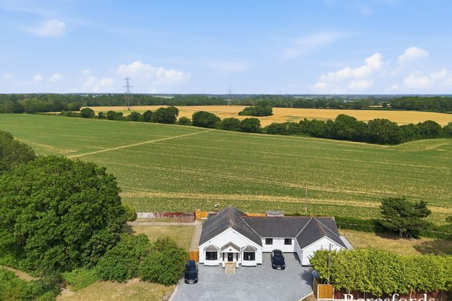 5 bed property, in Lanham Green, £975,000