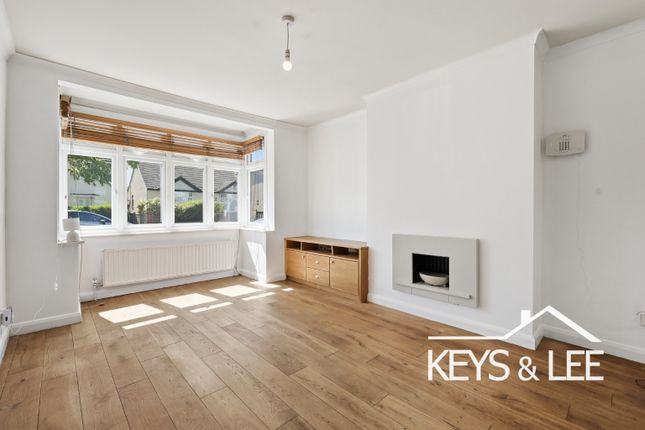 3 bed property, in Birch Road, £500,000