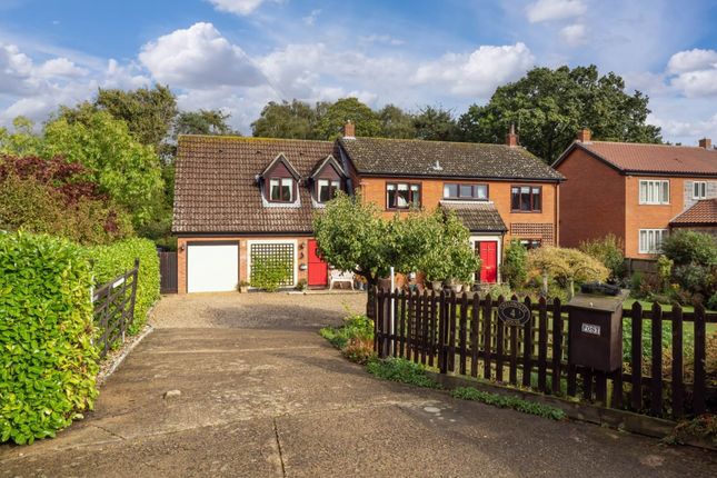 4 bed property, in Stunning Detached Family Home in Tuttington Near Aylsham., £570,000