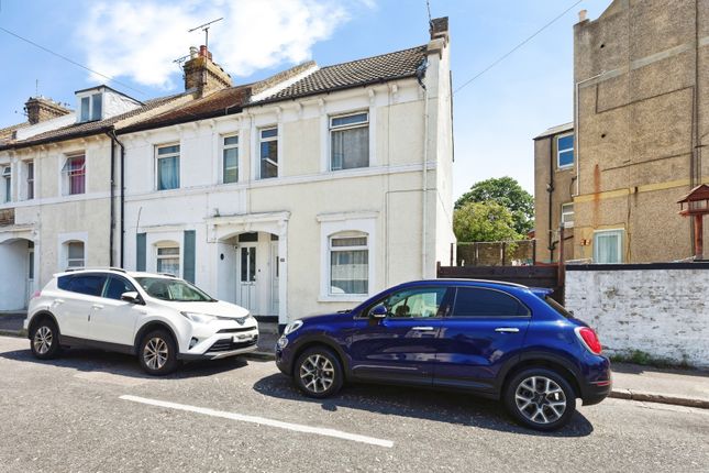 3 bed property, in Alma Road, £250,000