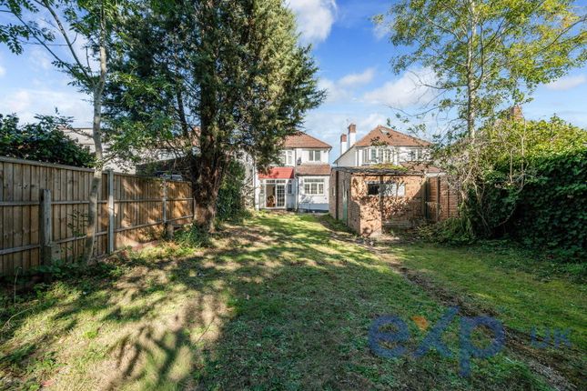 3 bed property, in Manor Drive North, £625,000