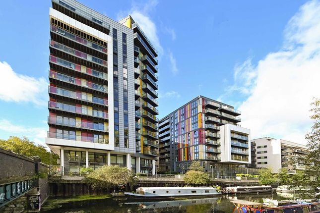 1 bed property, in Homerton Road, £315,000
