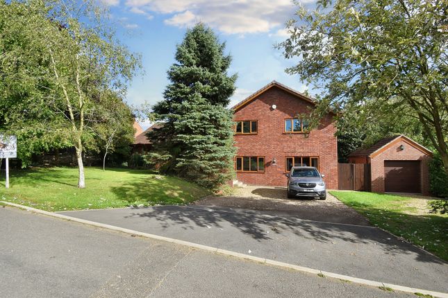5 bed property, in The Chestnuts, £525,000