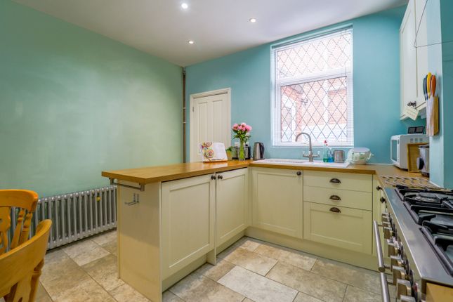 3 bed property, in Old Hall Road, £160,000