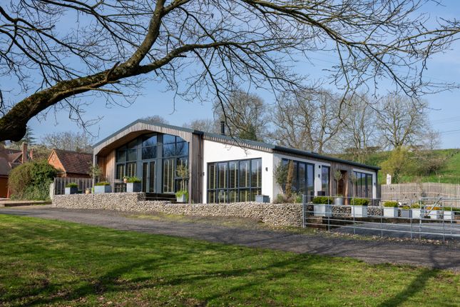 4 bed property, in Hanbury, £1,200,000