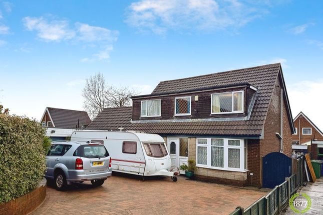 5 bed property, in St. Helens Close, £390,000