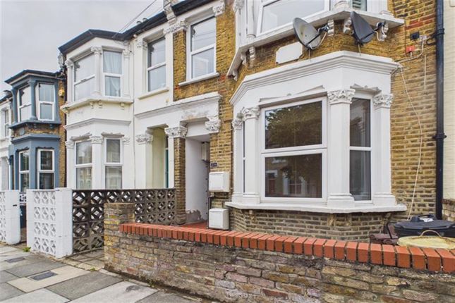 1 bed property, in Graveney Road, £400,000