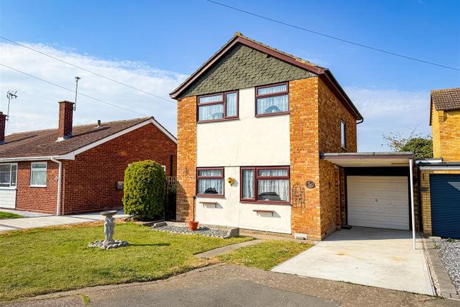 3 bed property, in James Gardens, £260,000