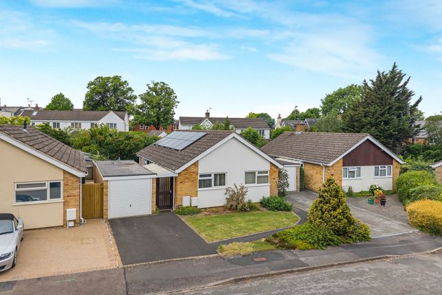 3 bed property, in Hillands Drive, £435,000
