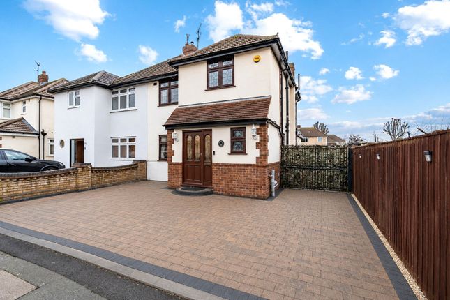 3 bed property, in Lancaster Drive, £575,000