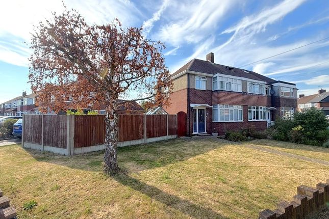 3 bed property, in Hogarth Avenue, £525,000