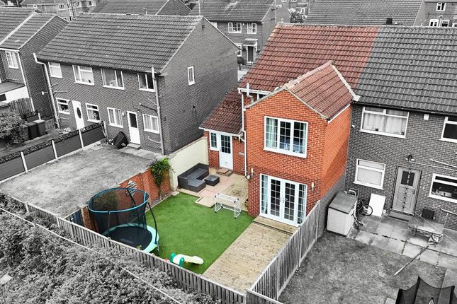 3 bed property, in Landsdown Avenue, £200,000