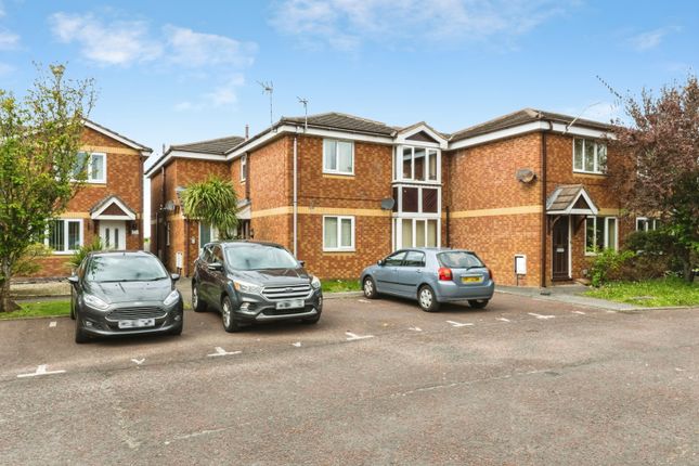 2 bed property, in Linden Mews, £65,000
