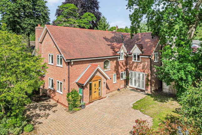 4 bed property, in Oakwood, £800,000