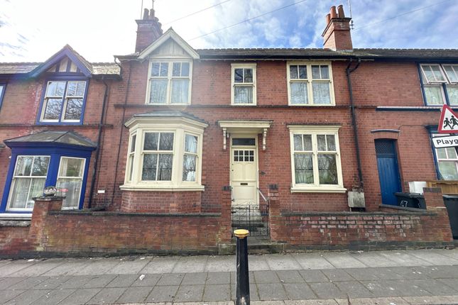 2 bed property, in Park Vale Road, £280,000