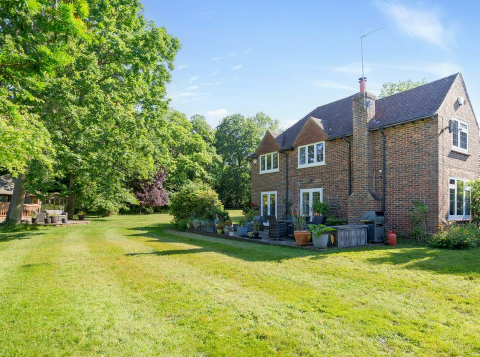 4 bed property, in Green Lane, £1,650,000