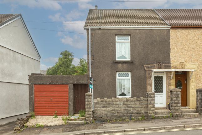 2 bed property, in Birchgrove Road, £120,000