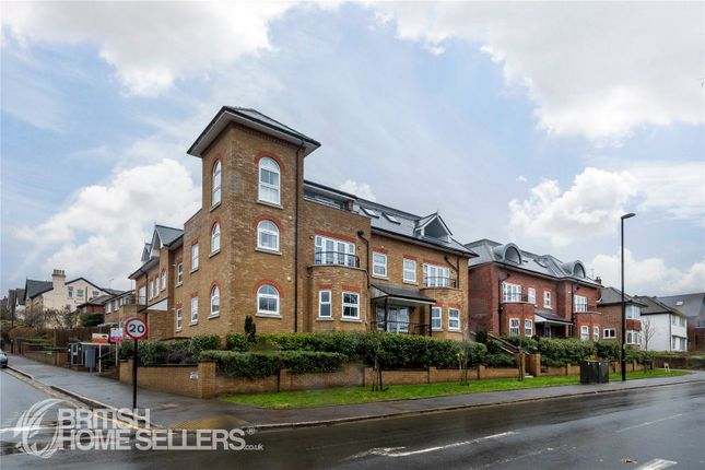 3 bed property, in Campden Road, £485,000