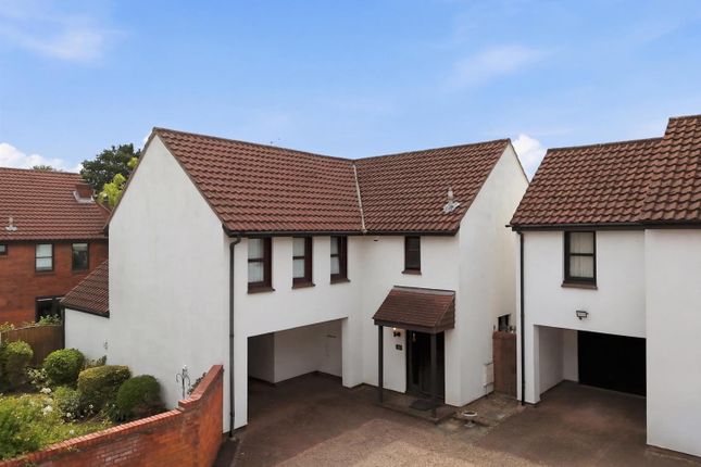 4 bed property, in Avon Way, £825,000