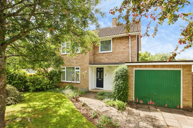 3 bed property, in Great Elms, £500,000