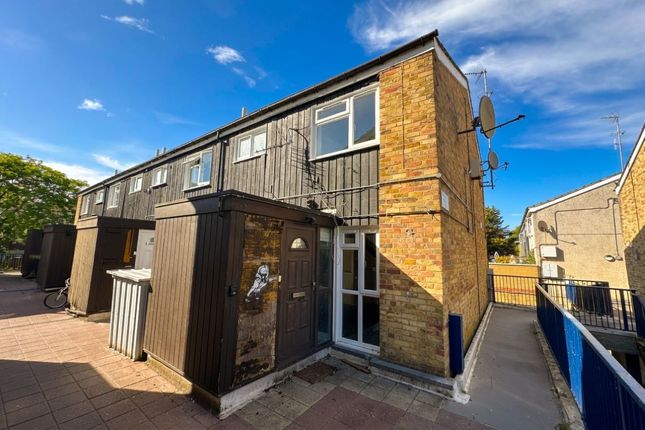 3 bed property, in 70 Mallard Walk, £150,000