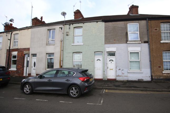 2 bed property, in Dockin Hill Road, £80,000