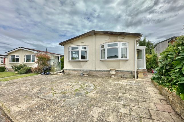 2 bed property, in Fir Tree Avenue, £95,000