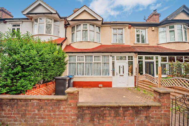 5 bed property, in Whitehorse Lane, £575,000
