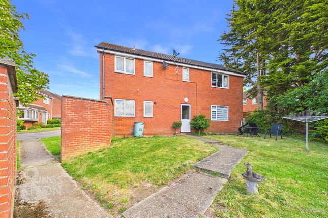 1 bed property, in Fisher Road, £75,000